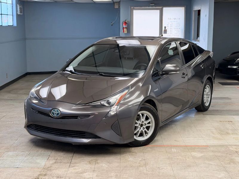 2016 Toyota Prius Base's photo