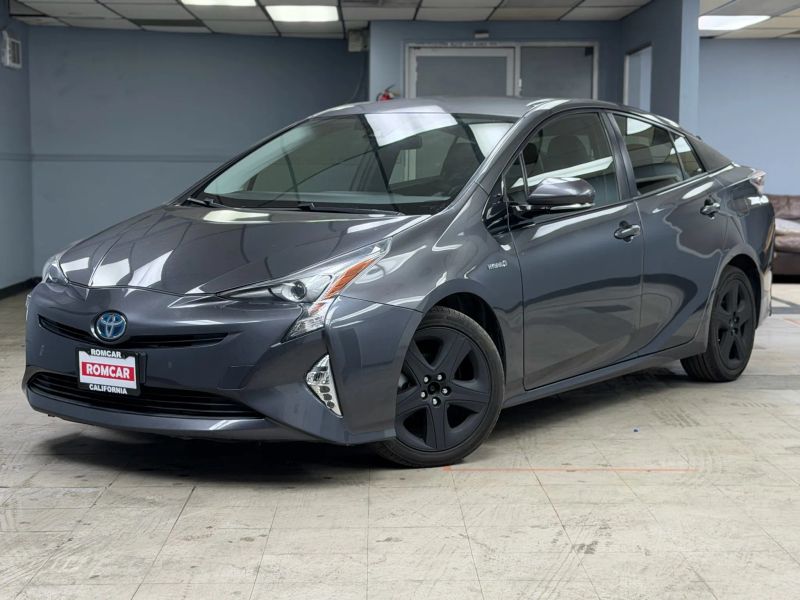2016 Toyota Prius Three