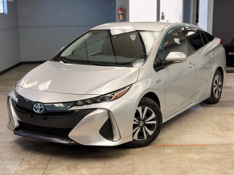 2017 Toyota Prius Prime Plus's photo